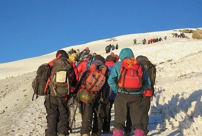 What are the pros and cons of the Machame route?
